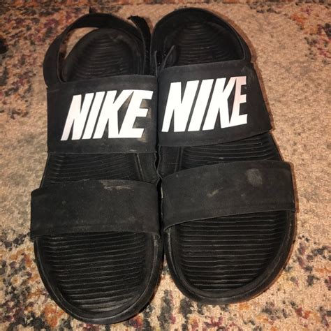 how to clean nike slide shoes.